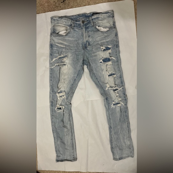 Men’s Smoke rise light blue distressed jeans - Picture 2 of 4